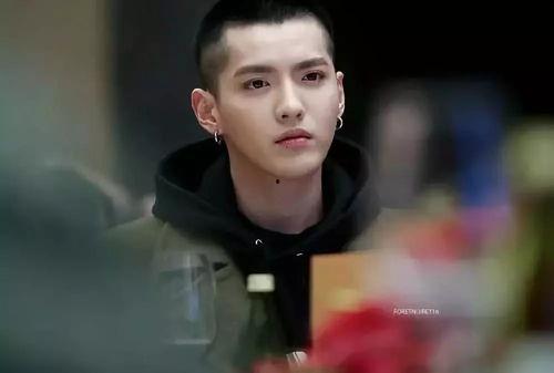 娱乐圈的本名,娱乐圈明星的真实身份揭秘