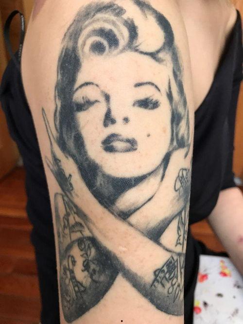 洗纹身前后照片,洗纹身前后对比，见证美丽重生