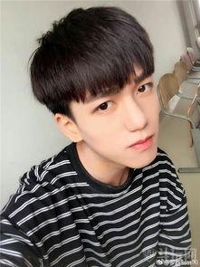 网红男生写真照片,网红男生写真，演绎时尚魅力瞬间